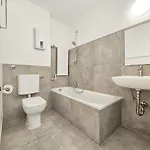 Tolstov - Monteurwohnungen - 2 Schlafzimmer - Kueche - Balkon - Waschmaschine *
