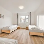 Tolstov - Monteurwohnungen - 2 Schlafzimmer - Kueche - Balkon - Waschmaschine Хайлигенхаус