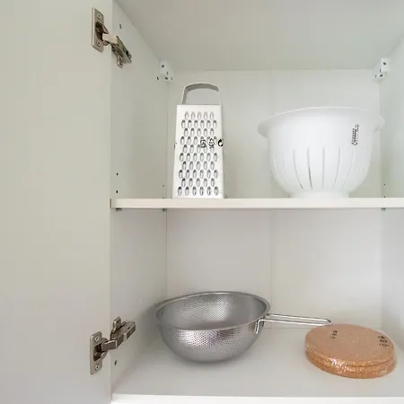 Raj Living - Monteurwohnung - 2 Schlafzimmer - Kueche - Balkon - Waschmaschine - 25 Min Zur Messe Dus *