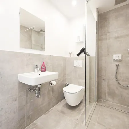 Apartmán Tolstov - Monteurwohnungen - 2 Schlafzimmer - Kueche - Balkon - Waschmaschine Heiligenhaus