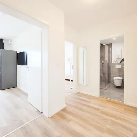 Apartmán Tolstov - Monteurwohnungen - 2 Schlafzimmer - Kueche - Balkon - Waschmaschine Heiligenhaus