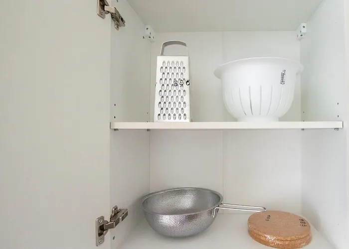 Tolstov - Monteurwohnung - 2 Schlafzimmer - Kueche - Balkon - Waschmaschine - 25 Min Zur Messe Dus *