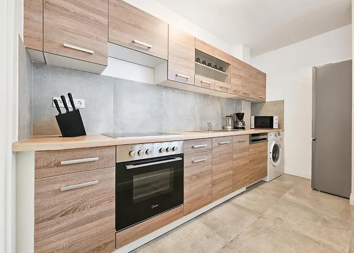 Lejlighed Tolstov - Monteurwohnung - 2 Schlafzimmer - Kueche - Balkon - Waschmaschine - 25 Min Zur Messe Dus *